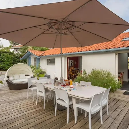 D'hotes Etchebri Bed & Breakfast